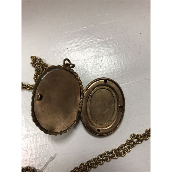 Vintage Antique Cameo Pendant Locket - Picture 3 of 4